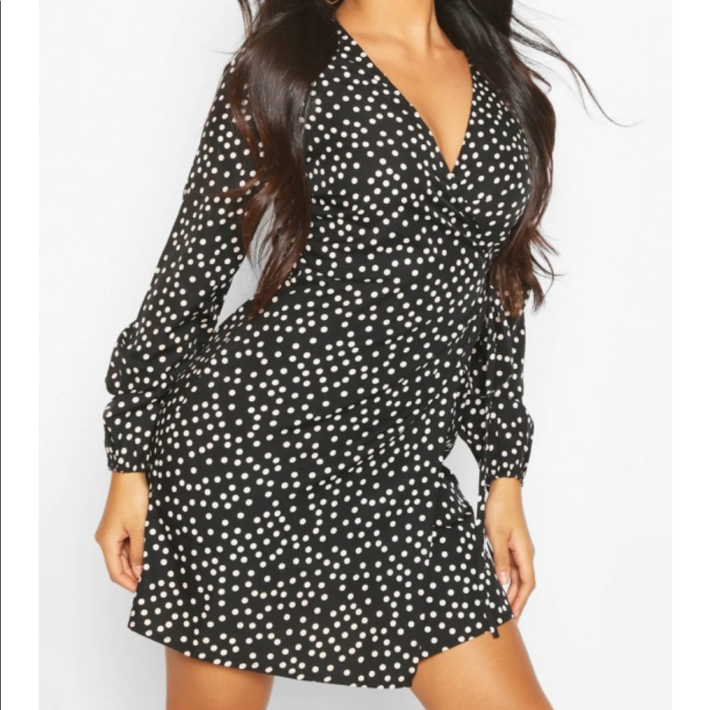 BOOHOO PETITE POLKA DOT MIDI WRAP DRESS